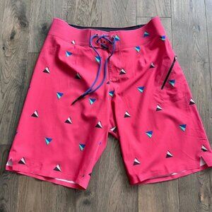 Lululemon Men’s El Current Board Shorts Size 32 Swim Trunks Geometric Pink Red
